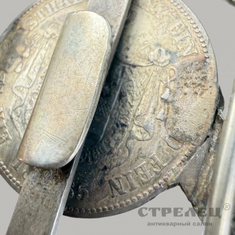 фото — пряжка серебряная с монетой. германия, конец 19 века